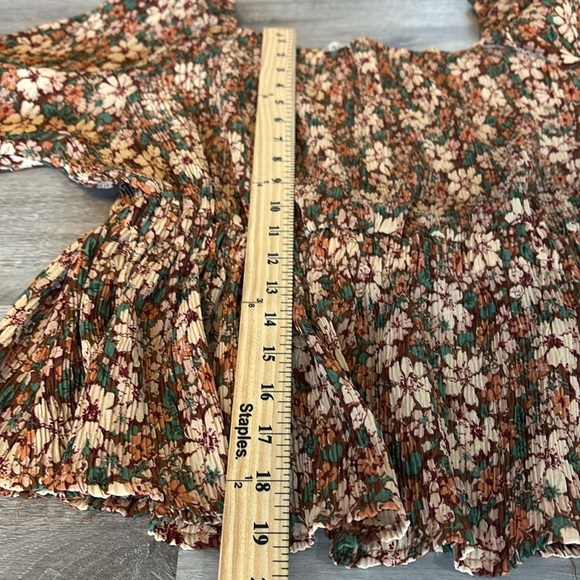 Adorable floral peplum top square neck with puff sleeves Sz L - Picture 6 of 6